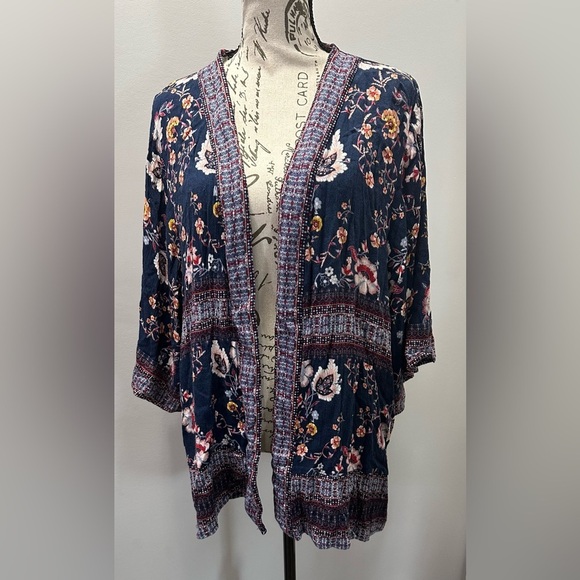 Artesia Vibrant Floral Kimono💜 - Picture 2 of 11